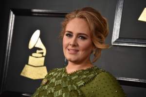 Adele confirma seu casamento com Simon Konecki