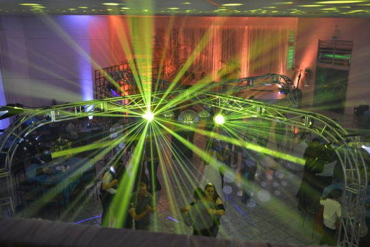 Neon Som e Luz Sonorizao e Iluminao para festas e eventos