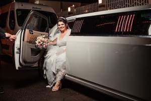 Vantagens em usar uma limousine para levar a noiva ao casamento, confira. 