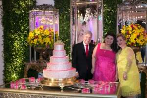 Neta de Rose Beltro completa 15 anos com linda festa