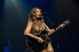 Elba Ramalho - NESTA SEXTA-FEIRA, DIA DO PADROEIRO DA CIDADE E FERIADO EM LAURO DE FREITAS 