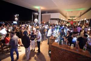  Praa Uberlndia Shopping surpreende convidados em festa