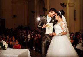 Noivos ganham indenizao de R$ 10 mil na Justia por casamento realizado no escuro em Ibirau, ES