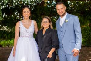 Um conto de amor e felicidade - O Casamento de Gabriela e Douglas com a magia de Adriana Vitti**