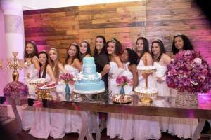 Sonhos de Menina Moa - Um Conto Real