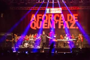 Concerto A Fora da Indstria. A Fora de quem faz   realizado em Uberlndia