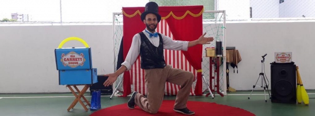 Cia Garrett Circus