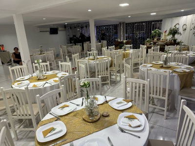 At 90 pessoas em nosso Espao Celebrar Festas e Eventos